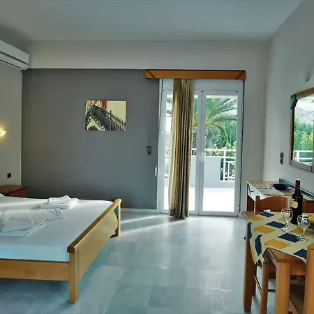 Aparthotel Athena 3*