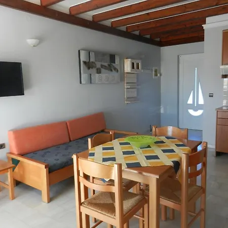 Aparthotel Athena 3*