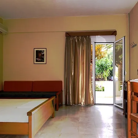 Aparthotel Athena